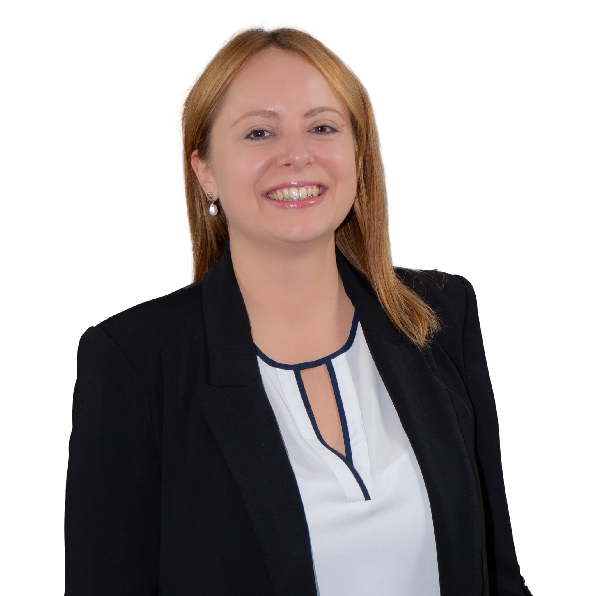 Lächelnde Mitarbeiterin in Business-Outfit